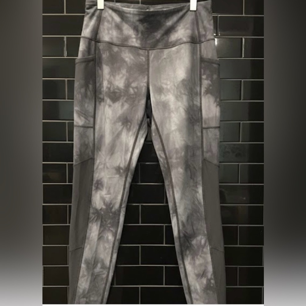 Gray Tie Dye High Waisted Activewear Leggings with Pockets - Size M